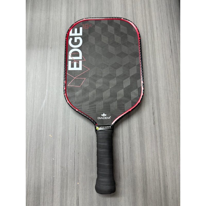 DIADEM Edge 18K Pickleball Paddle 16 mm Red – USED
