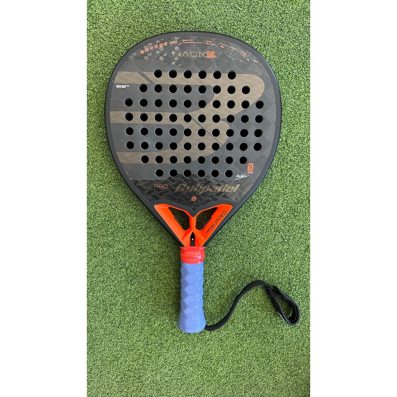 BULLPADEL HACK 03 HYBRID 24 Used – Condition 9.5/10