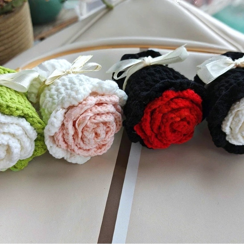 Handmade Shuttlecocks Rose Bouquet Keychain CKEY010 White x Pink