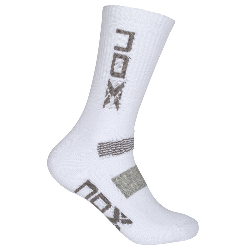 NOX MID LENGTH WHITE WITH GREY LOGO MEN’S TECHNICAL SOCKS.